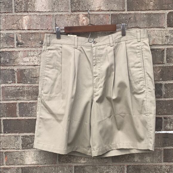 Take 50% OFF- Dockers Men's Pleated Tan Khaki No Wrinkle Shorts, Size-38W - Picture 1 of 8